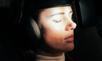 NeuroVizr【腦優儀】科學解析：光與聲刺激如何啟動大腦可塑性？合法定位、研究整合與應用指南